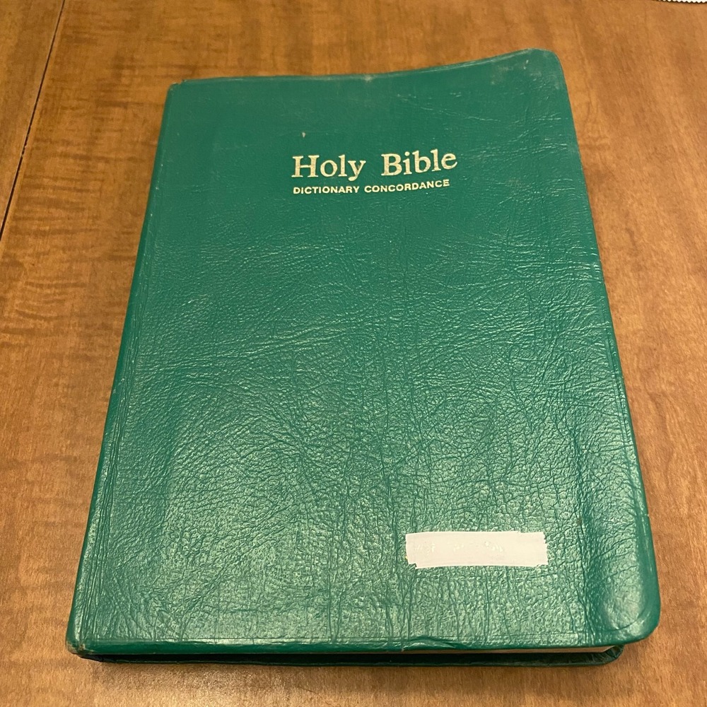 Holy Bible Dictionary Concordance Red Letter Ed King James Version Paperback